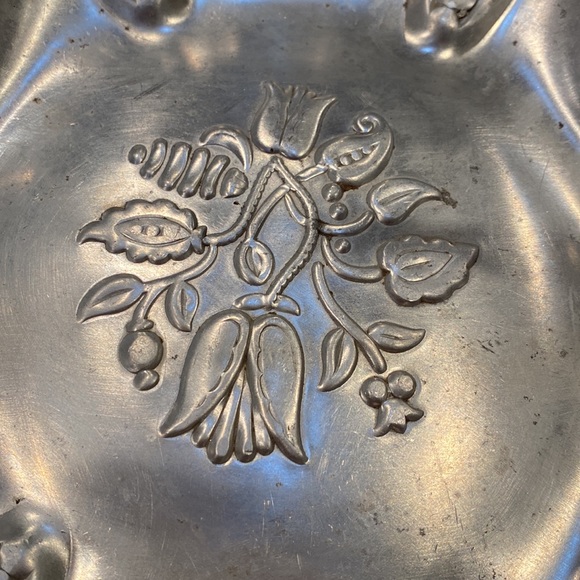 Mid Century 50’s Lazy Susan aluminum tray & a basket hand forged floral vintage - Picture 7 of 16